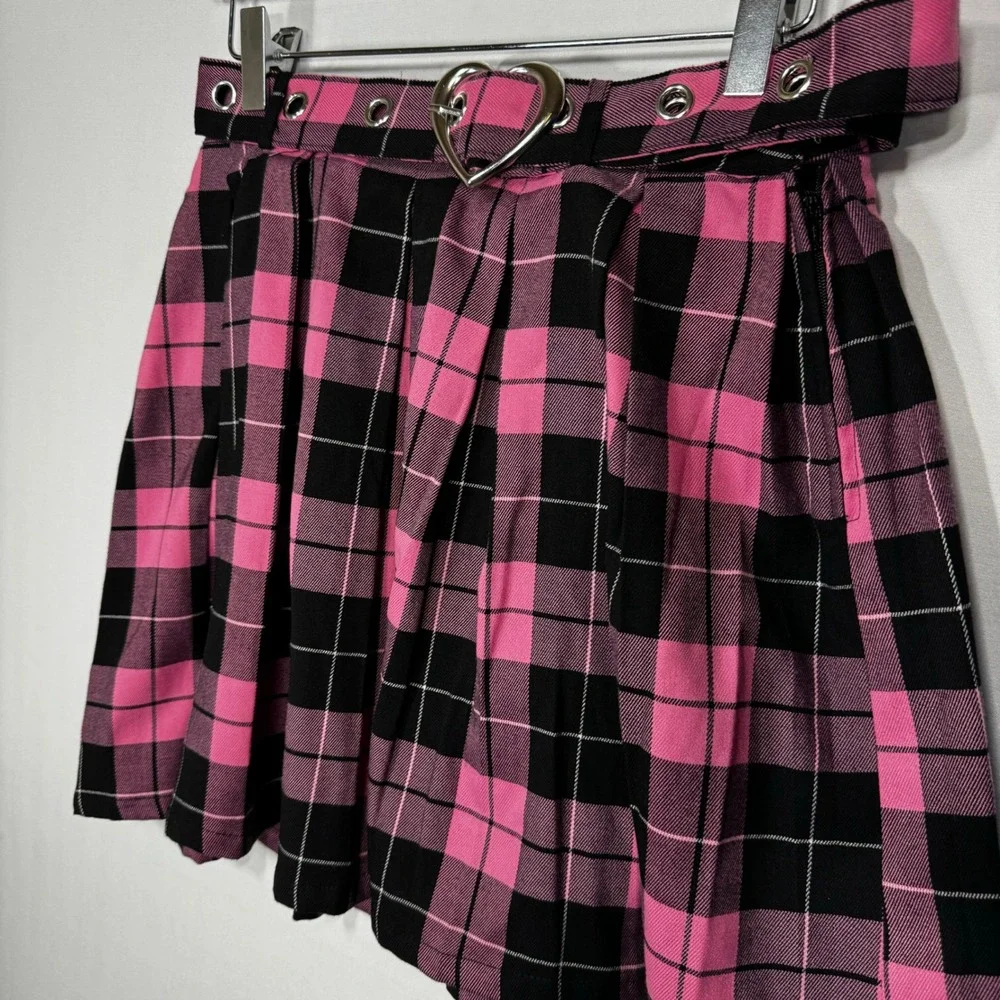 Hot Topic Pink Black Plaid Pleated Mini Skirt Heart Buckle Belt O Ring Detail SM